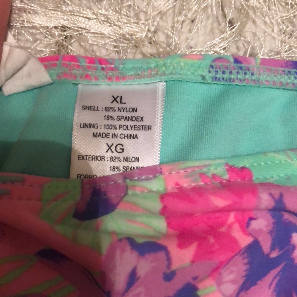 Swimsuit - Picture 3 of 7